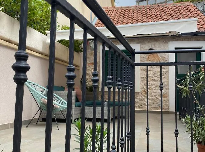 Little Oasis Szybenik